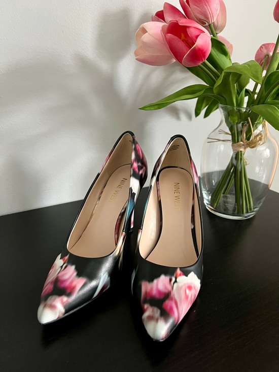 Nine West Shoes - Nine West Black Floral 3 inch Heels Pumps Size 5.5